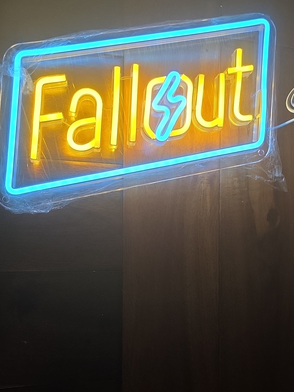 Brand New! Fallout LED Neon Sign - Picture 4 of 4